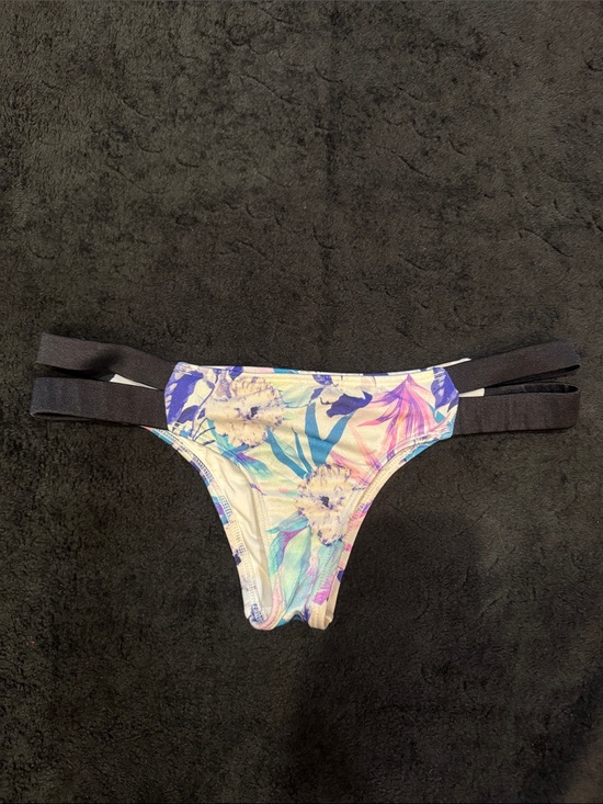 Victoria's Secret Other - Floral Bikini Bottoms in Pastel Multi